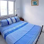 Deluxe Beach Apartment- Sleeps 2 & Private Terrace