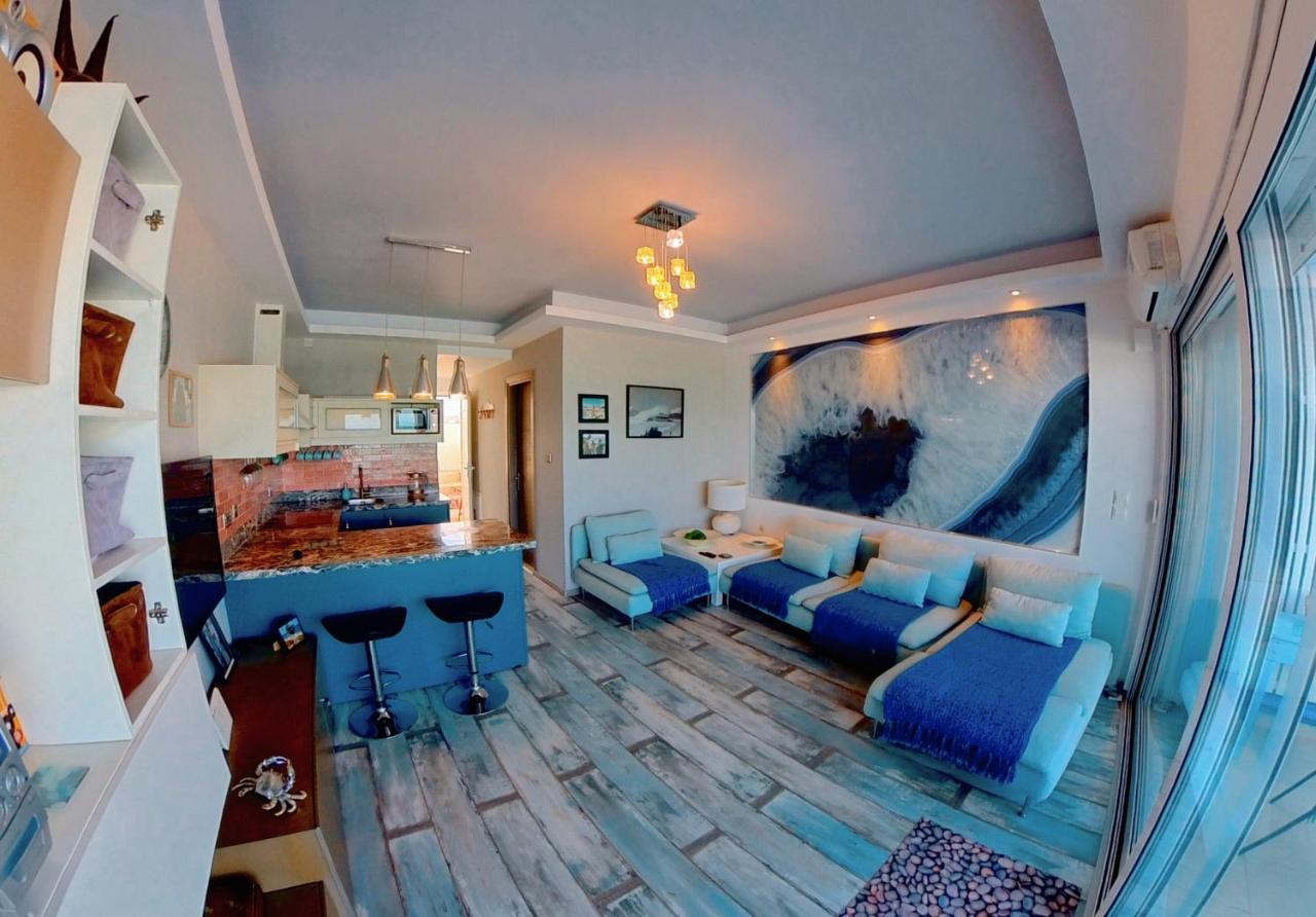 Leilighet Deluxe Apartment- Sleeps 2 & Private Terrace