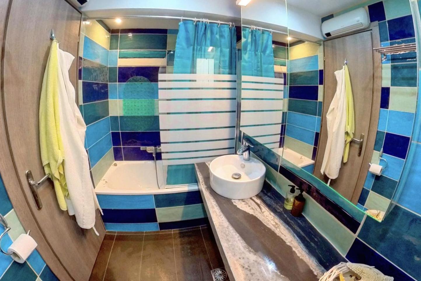 Leilighet Deluxe Apartment- Sleeps 2 & Private Terrace