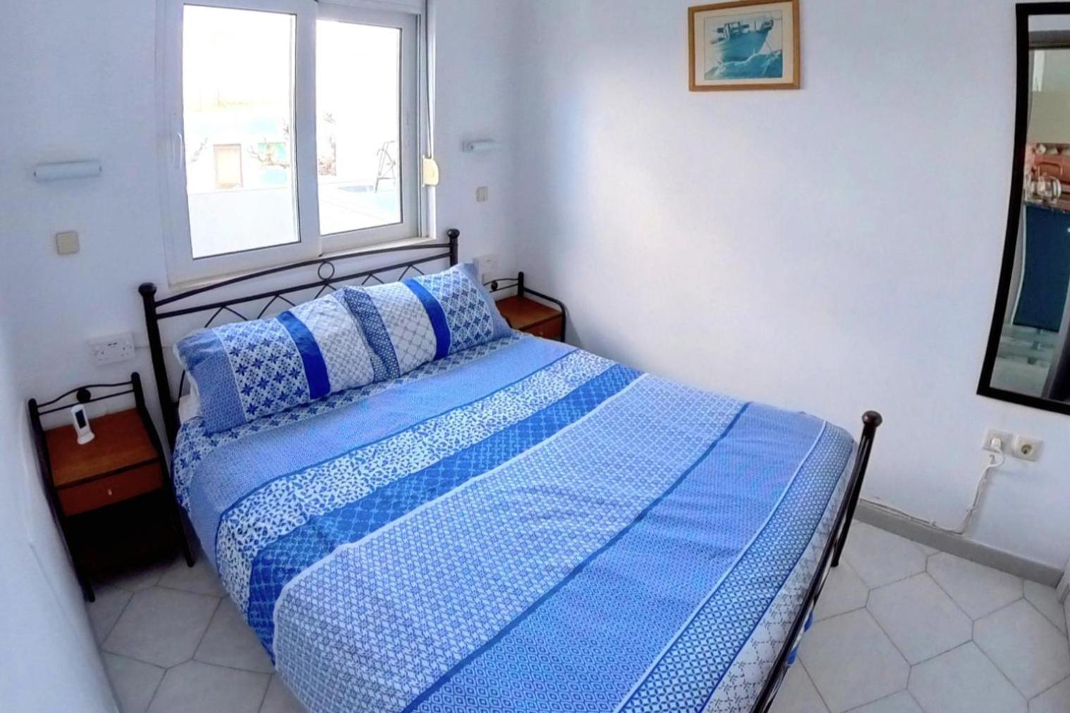 Deluxe Apartment- Sleeps 2 & Private Terrace Haraki